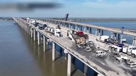 Tragedie în SUA! 7 morți și 158 de mașini distruse în urma unui carambol uriaș